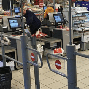 Lawyer Explains Why You Should NEVER Use Self-Checkout At The Store