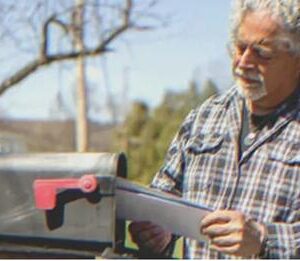 Father sends his son a letter weekly for years with no response, then suddenly receives a photo of him: the story of the day
