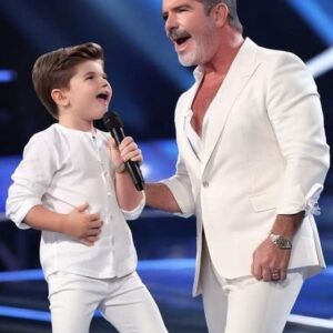 It was an unforgettable! Simon Cowell and son sing an Adorably Angelic Version of “Don’t stop believin”.