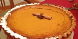 Old Woman Brought Sons Favorite Pastry to His Grave And Found a Note upon Her Return, Story of the Day