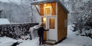 He made a house of only 89 squares, but wait until you see the inside