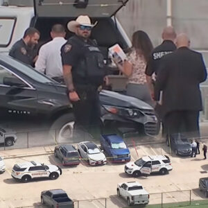 She was 9 years old and her mother left her locked in the vehicle for almost 8 hours and high temperatures ended her, see what her mother was doing …