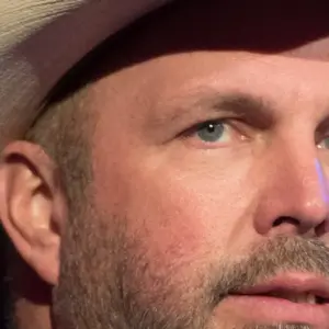 Garth Brooks’ friends fear for singer’s life amid latest rumors