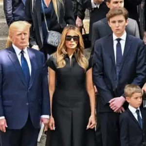 The most recent photo of Barron Trump towering over his father Donald Trump has people talking